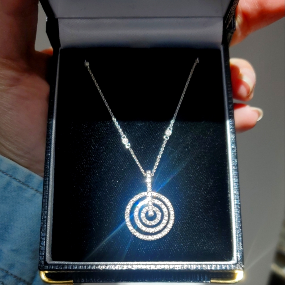 New 14k White Gold Sparkling Diamonds Art Deco Style Circle Pendant Necklace